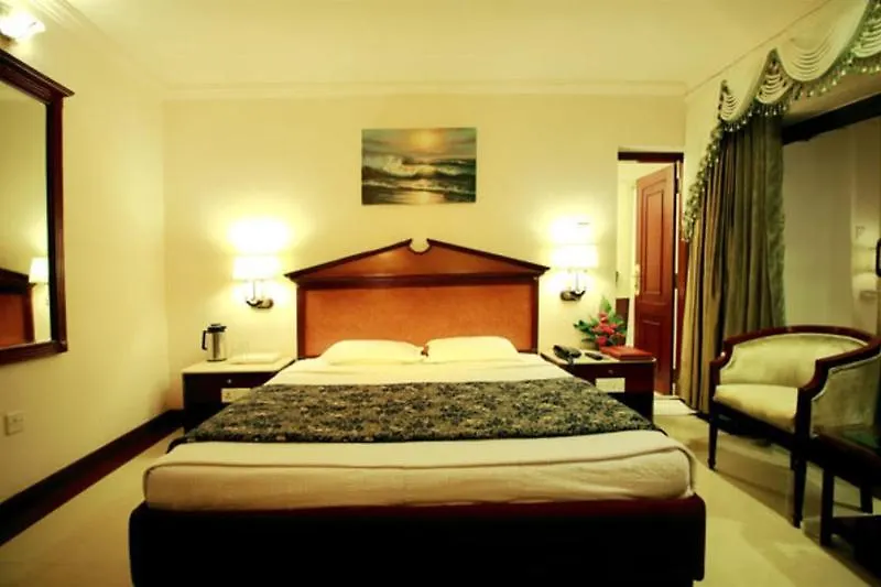 Westway Hotel Kozhikode 4*,  India
