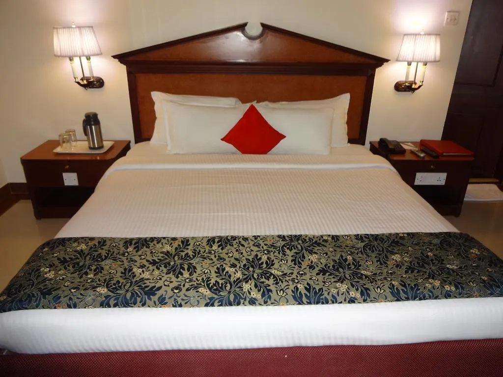 Westway Hotel Kozhikode 4*,